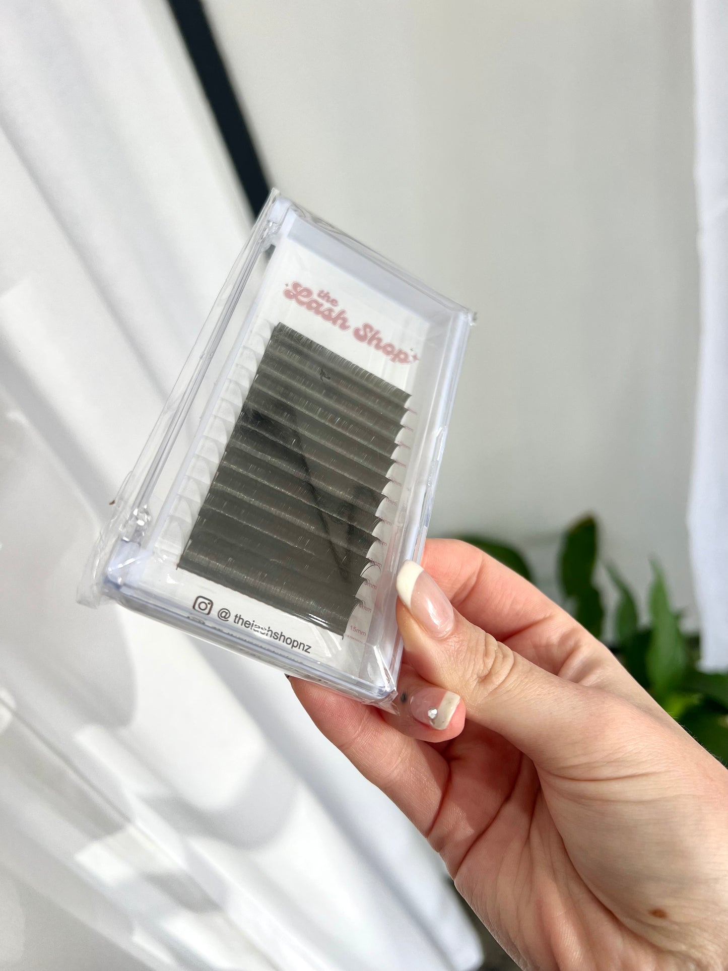0.15 D Curl Classic Flat Lash - Mix Length Tray